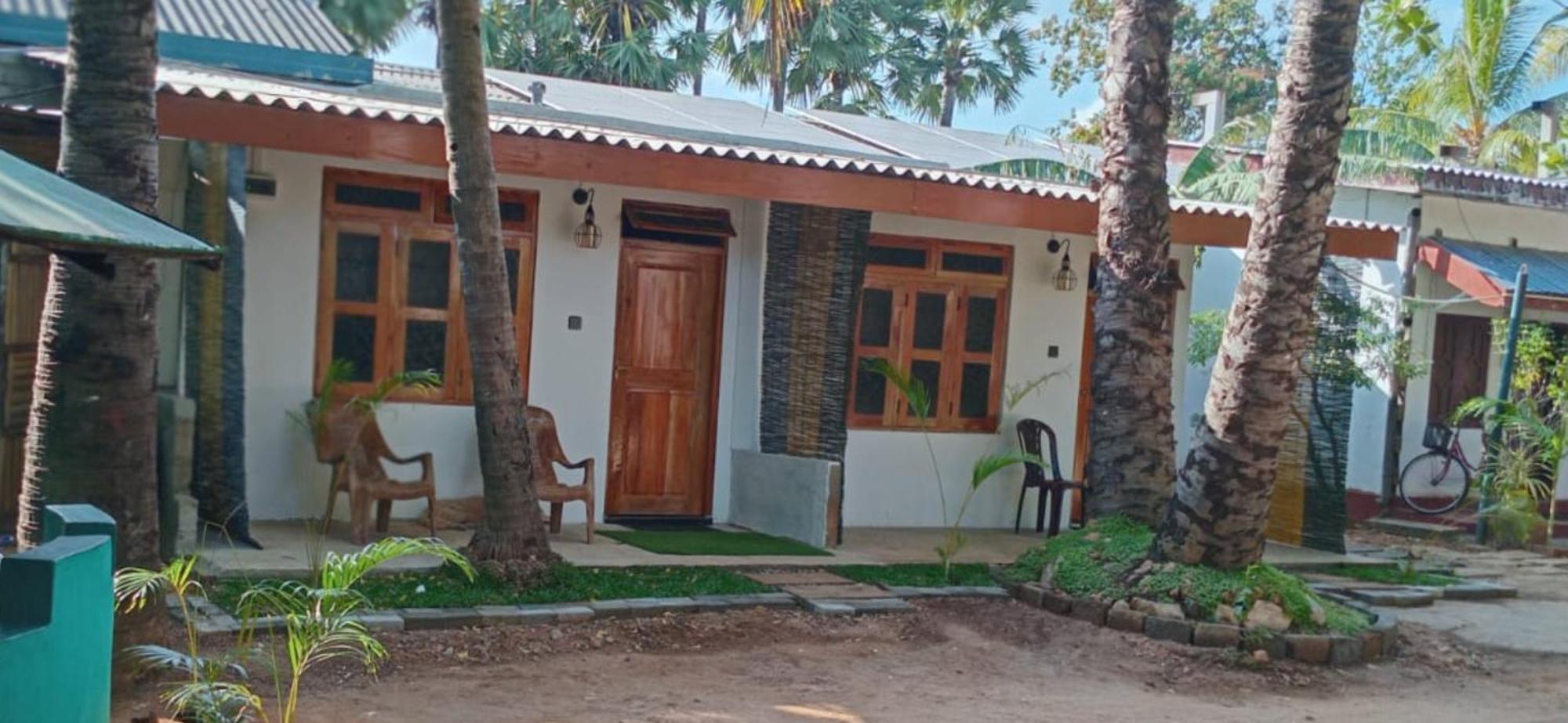 Amila Guest Hotel Trincomalee Exterior photo